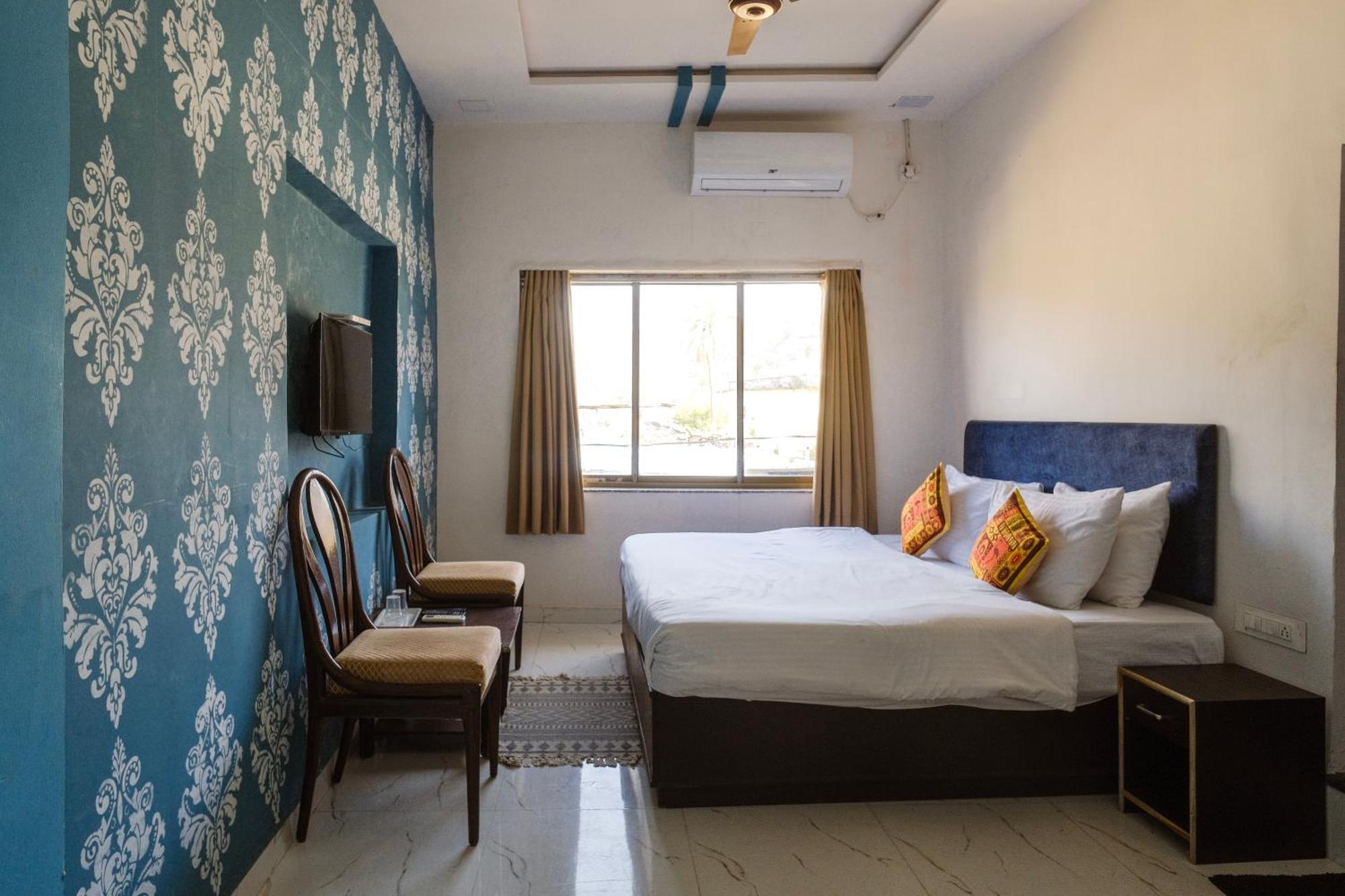 Rudraksha Inn Маунт-Абу Экстерьер фото