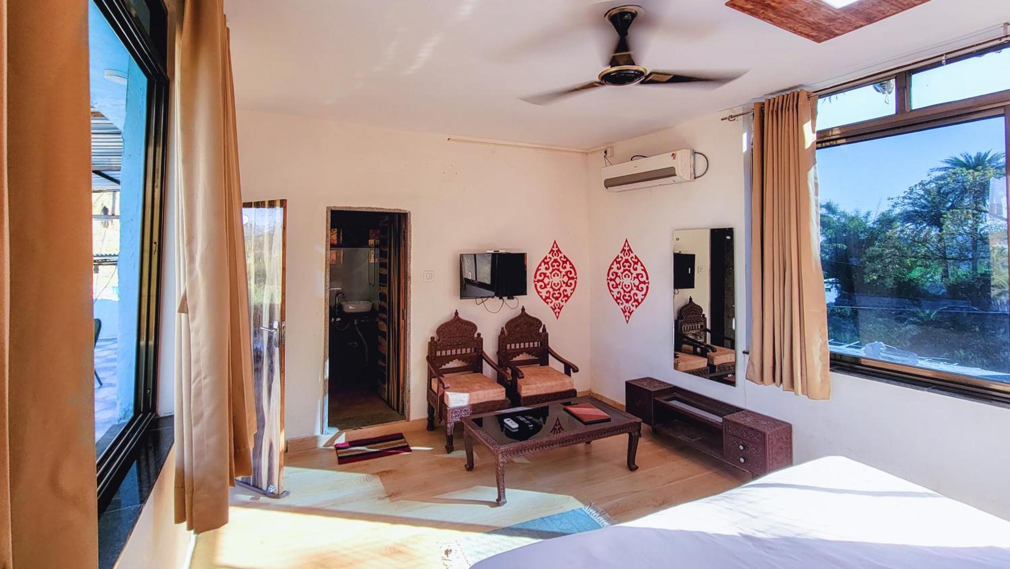 Rudraksha Inn Маунт-Абу Экстерьер фото