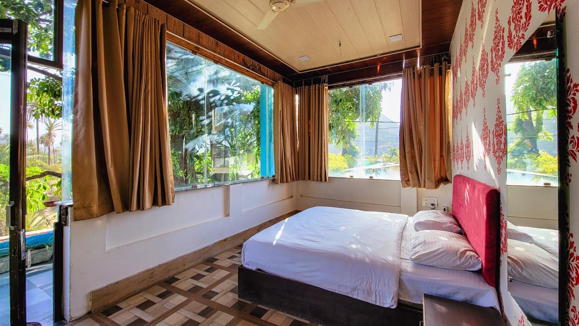 Rudraksha Inn Маунт-Абу Экстерьер фото