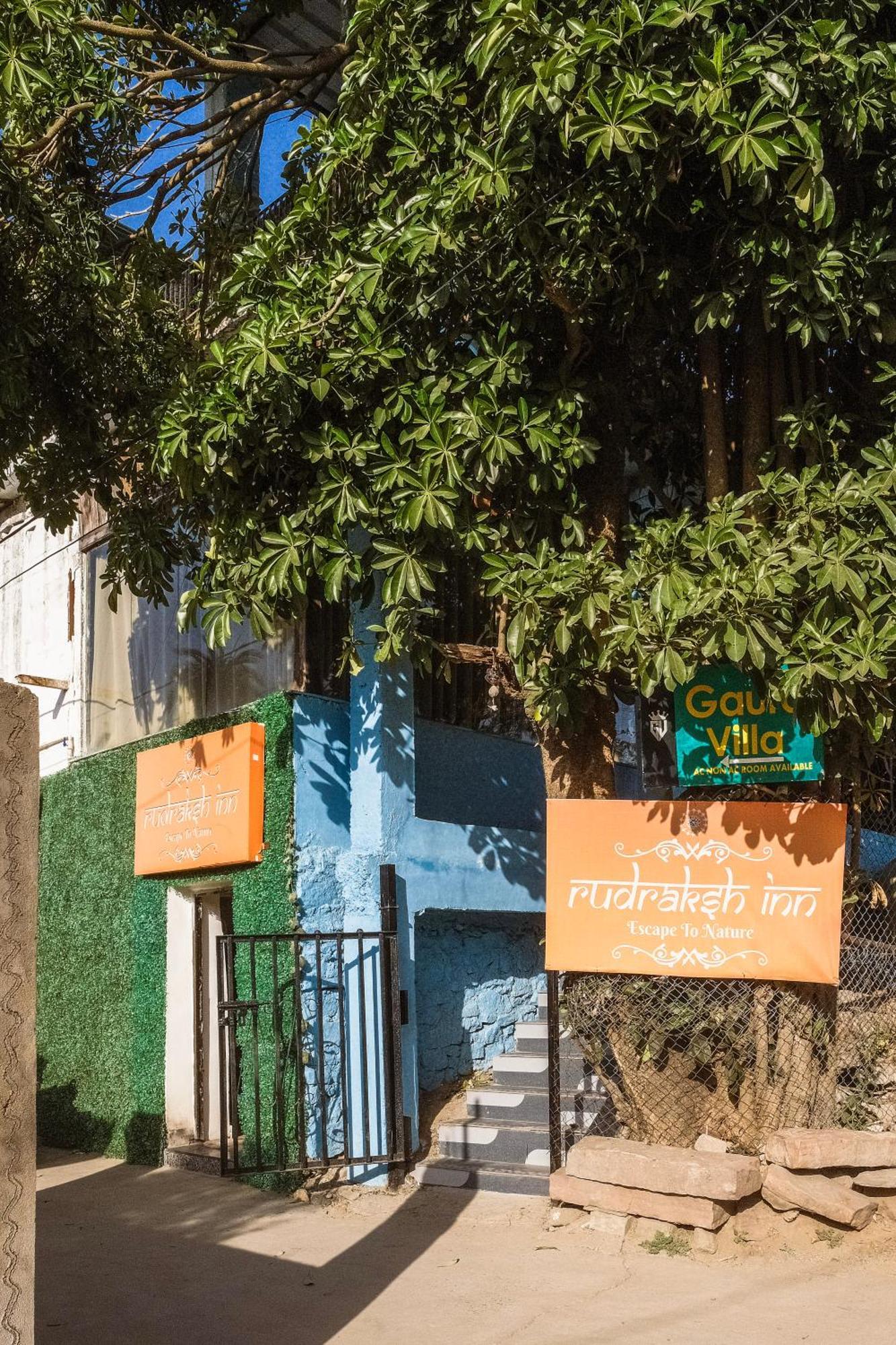 Rudraksha Inn Маунт-Абу Экстерьер фото