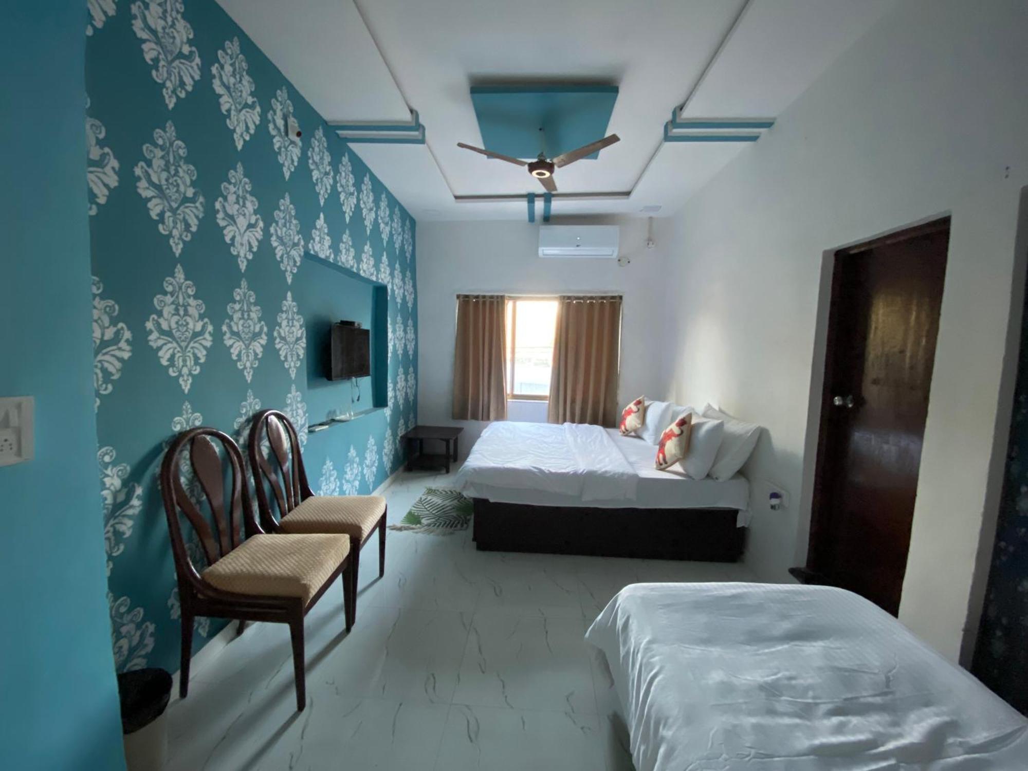 Rudraksha Inn Маунт-Абу Экстерьер фото